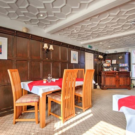 Potters Mooring Hotel Тинмут Екстериор снимка